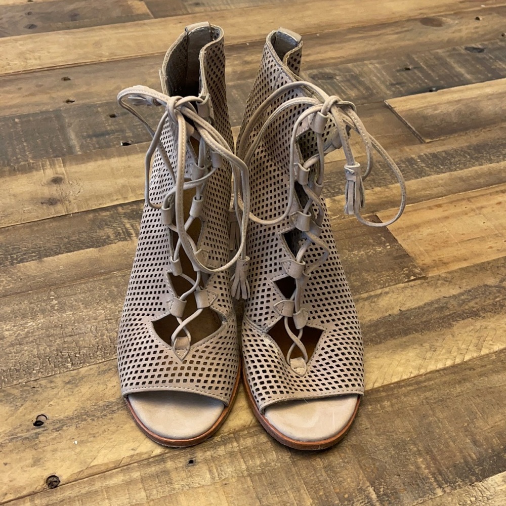 Frye size 7 booties